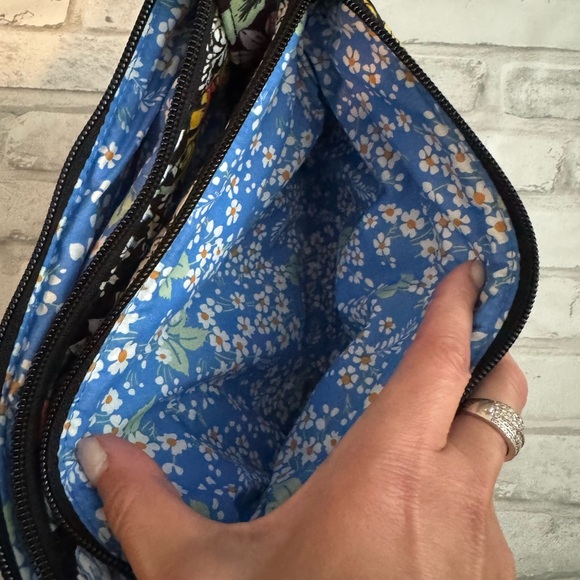 Vera Bradley triple compartment crossbody - Picture 5 of 6